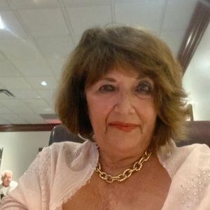 Meet your Posher, Estee